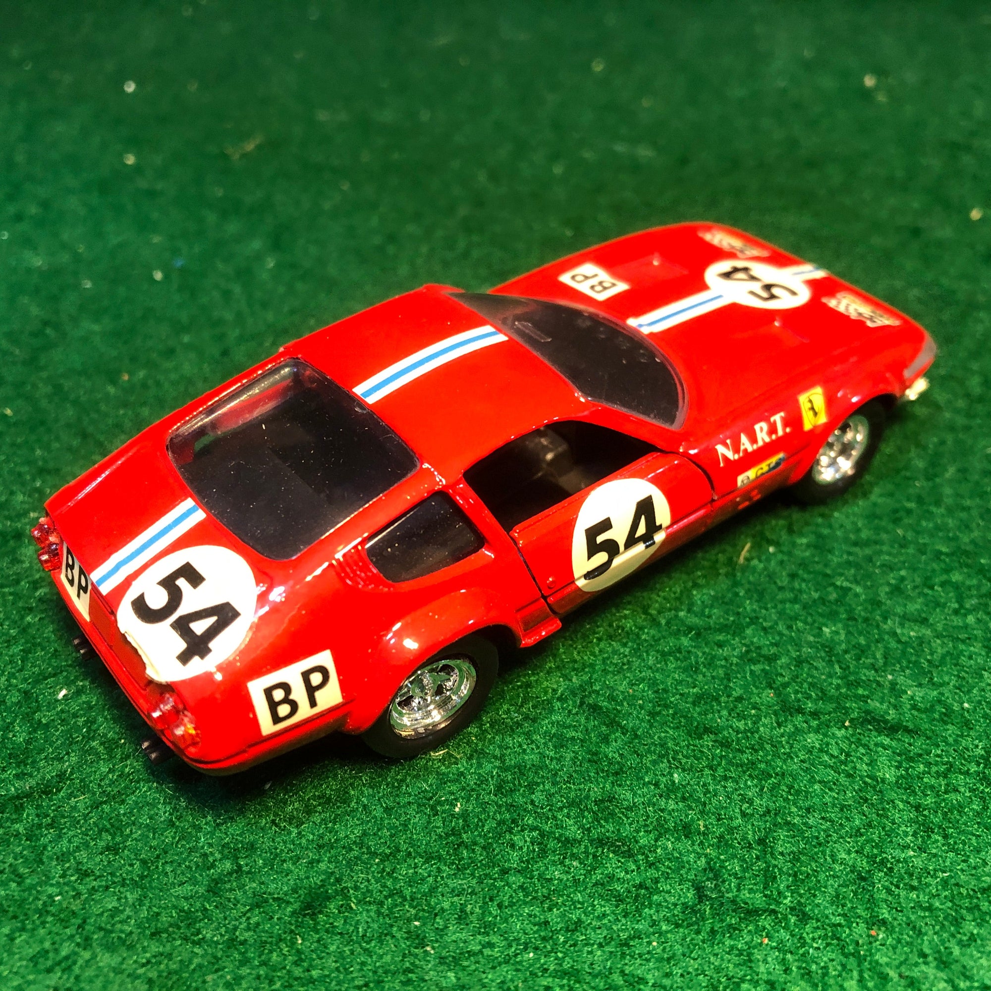 Ferrari 365 GTB/4 Competizione Daytona N 54 NART by Solido 1:43 (16)