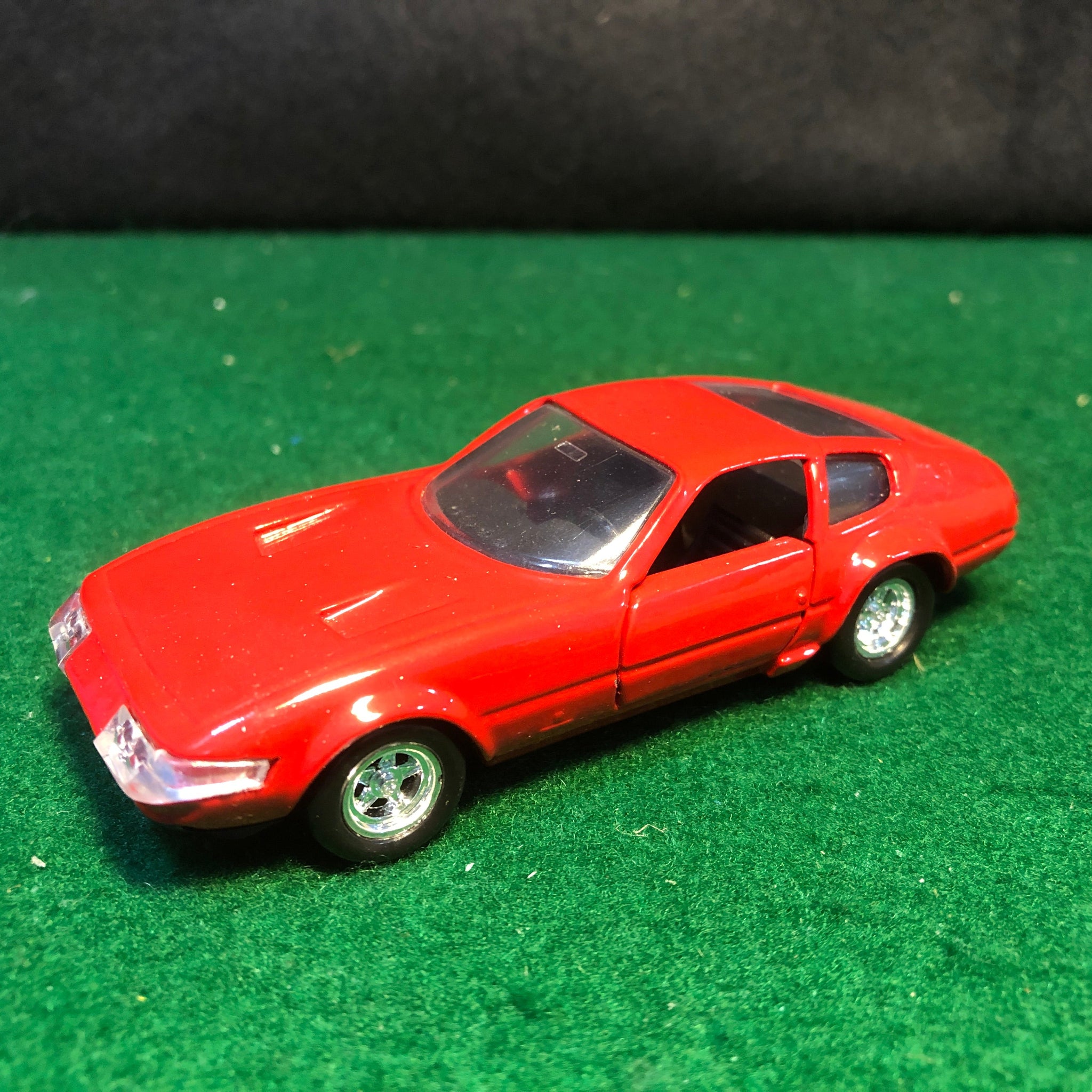 Ferrari 365 GTB/4 Daytona Red by Solido 1:43 (16)