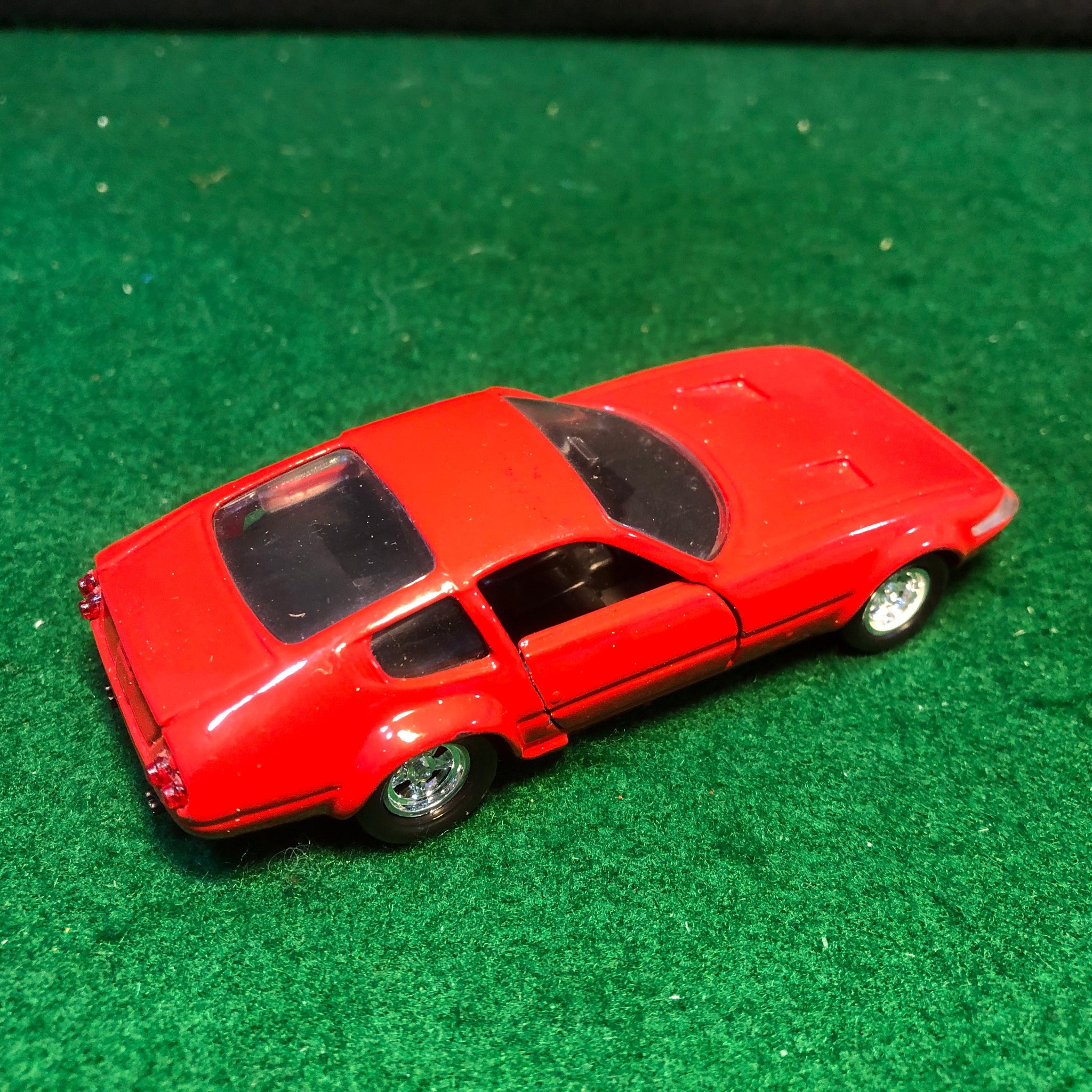 Ferrari 365 GTB/4 Daytona Red by Solido 1:43 (16)