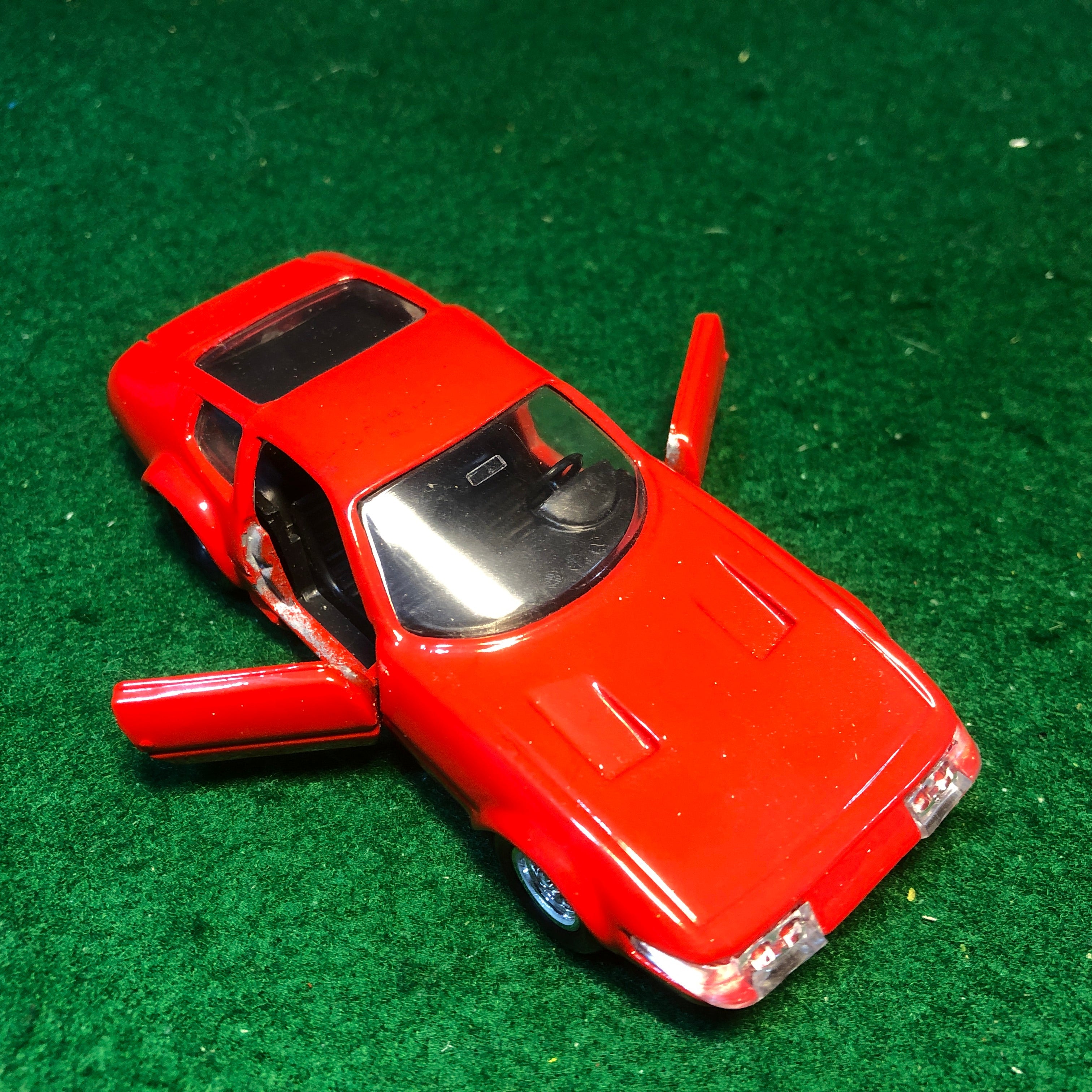 Ferrari 365 GTB/4 Daytona Red by Solido 1:43 (16) - Petrolicious