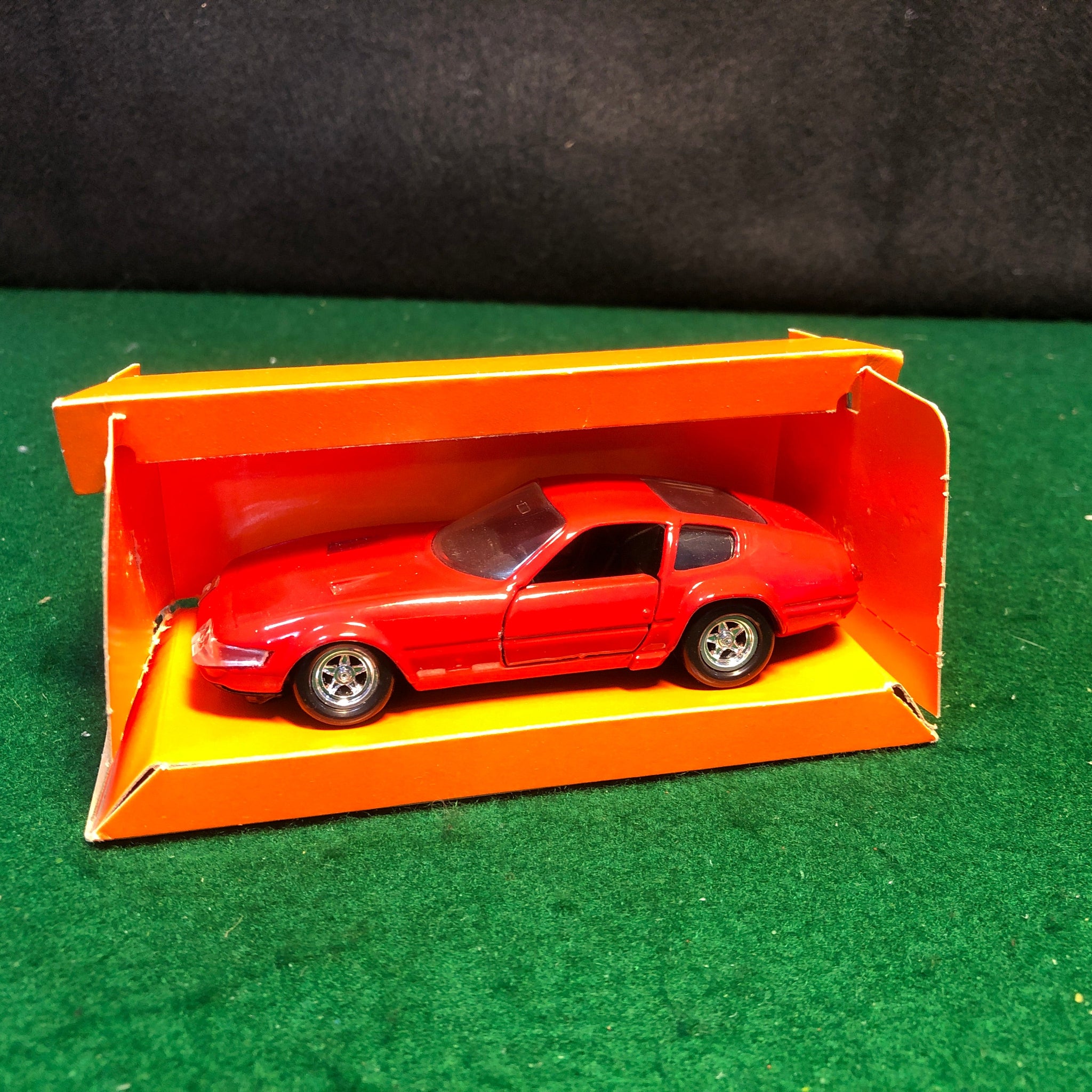 Ferrari 365 GTB/4 Daytona Red by Solido 1:43 (16)