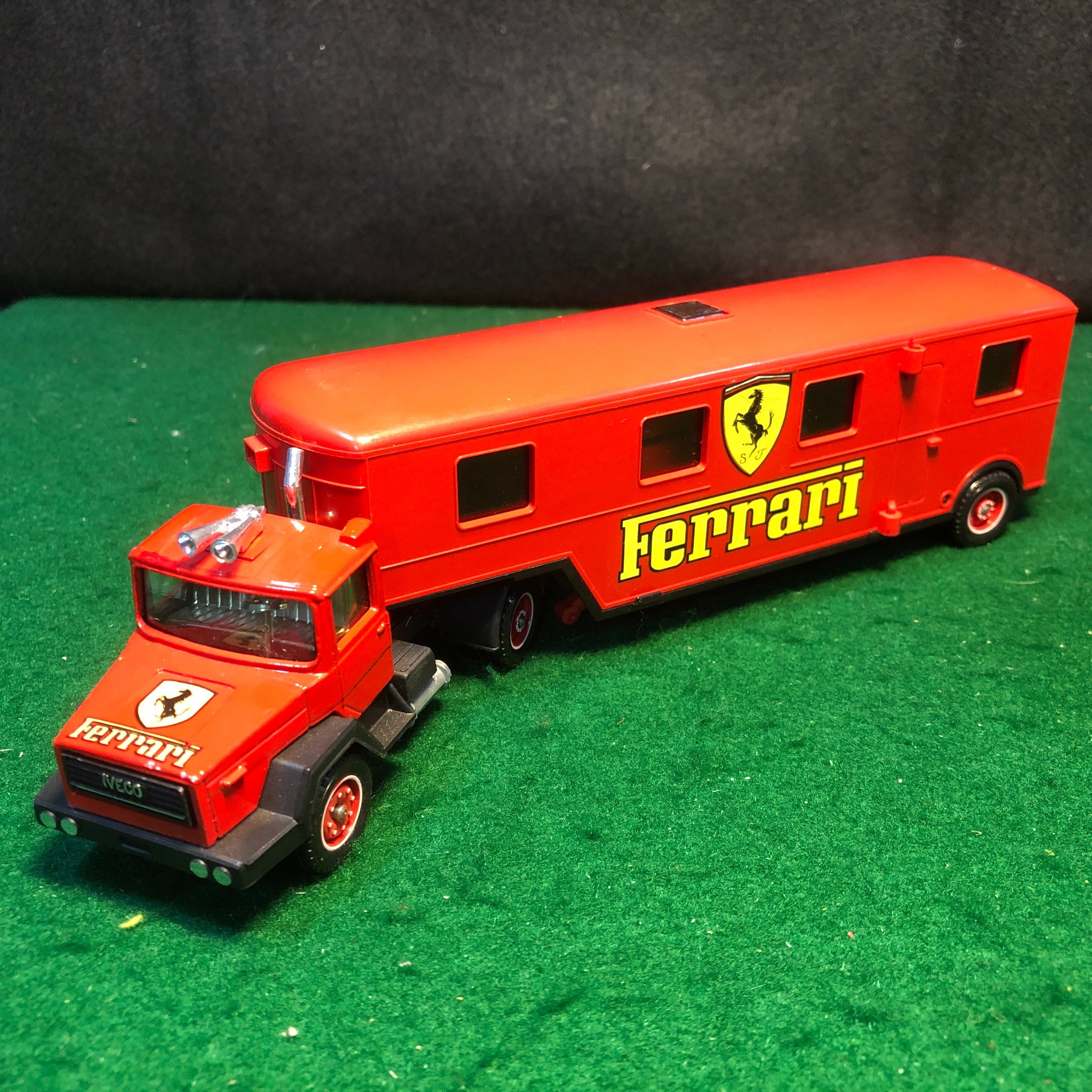Ferrari Iveco Transporter Truck by Solido 1:43 (3504)