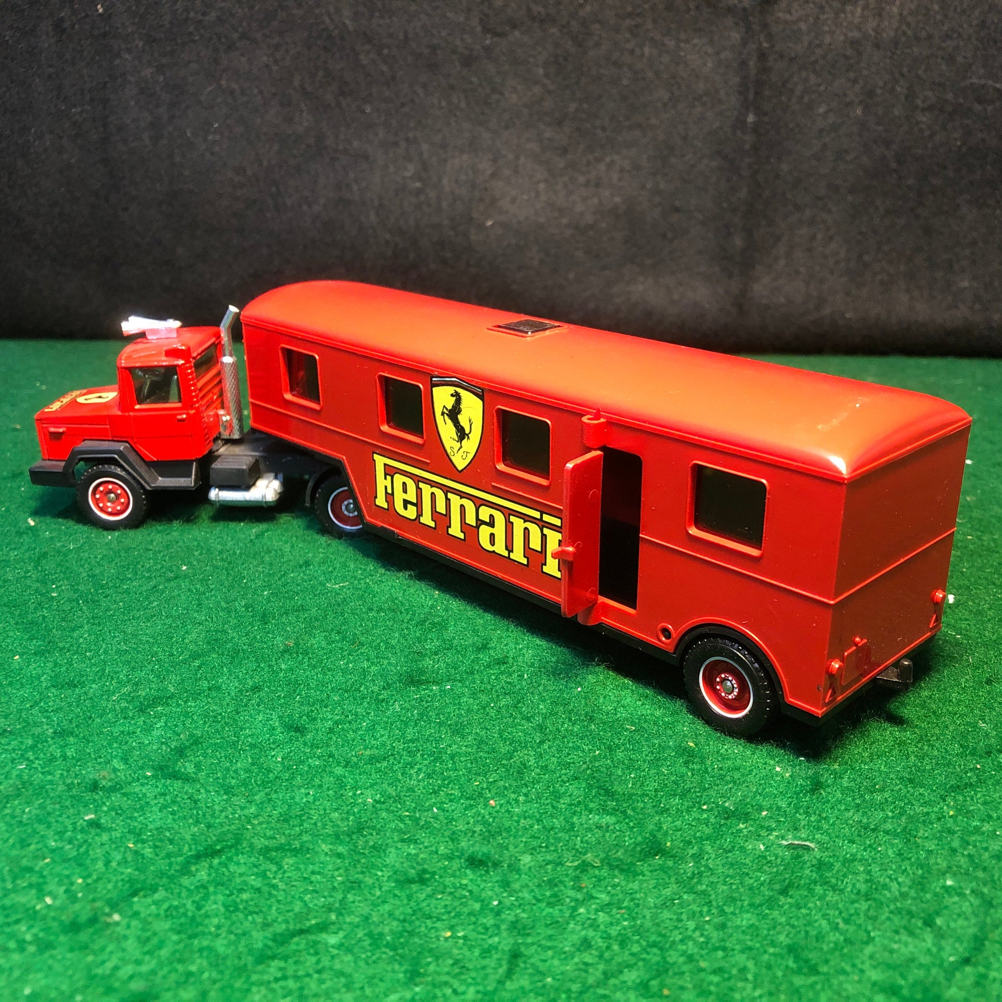 Ferrari Iveco Transporter Truck by Solido 1:43 (3504)