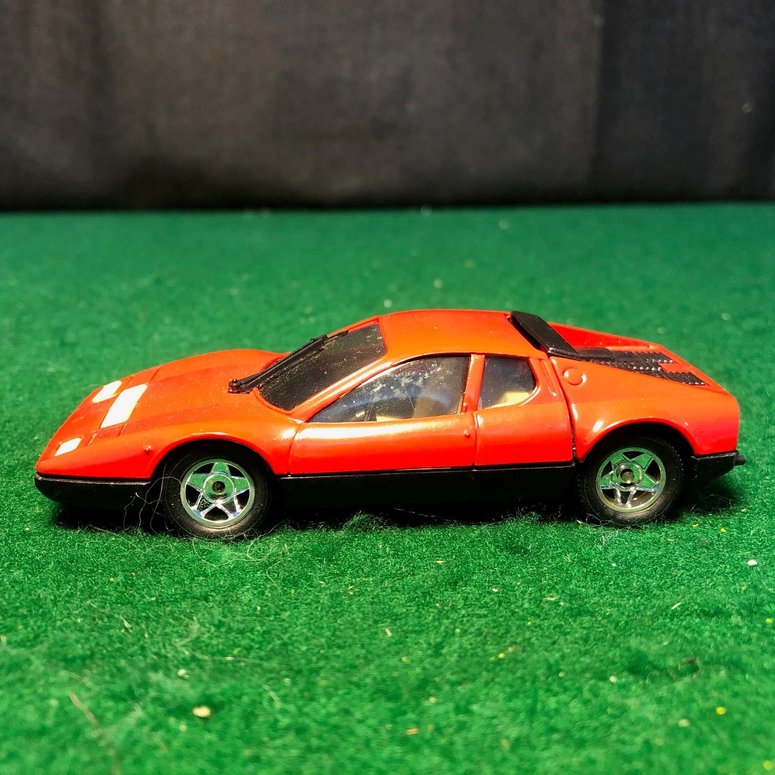 Ferrari 365/512 BB Berlinetta Boxer Red/Black by Solido 1:43 (44)(No box)
