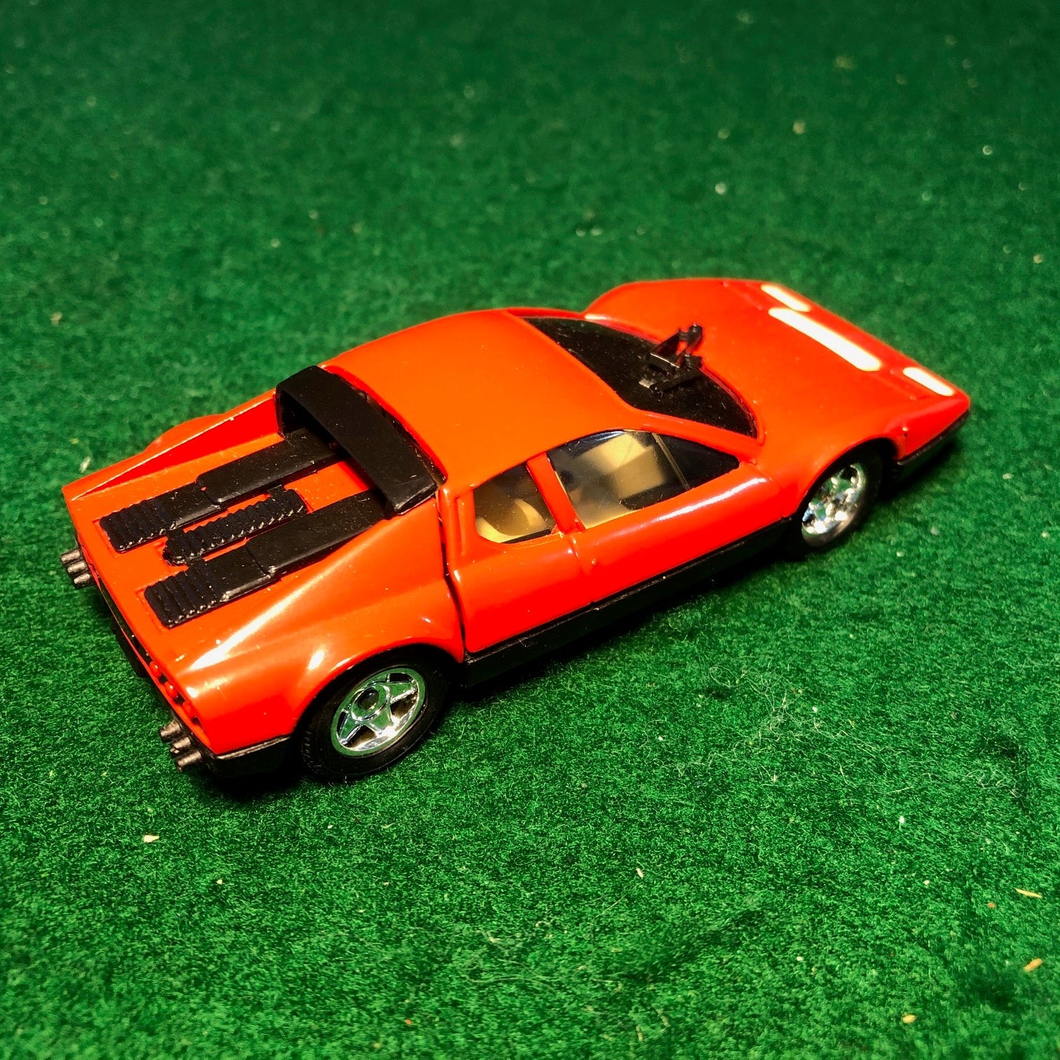 Ferrari 365/512 BB Berlinetta Boxer Red/Black by Solido 1:43 (44)(No box)
