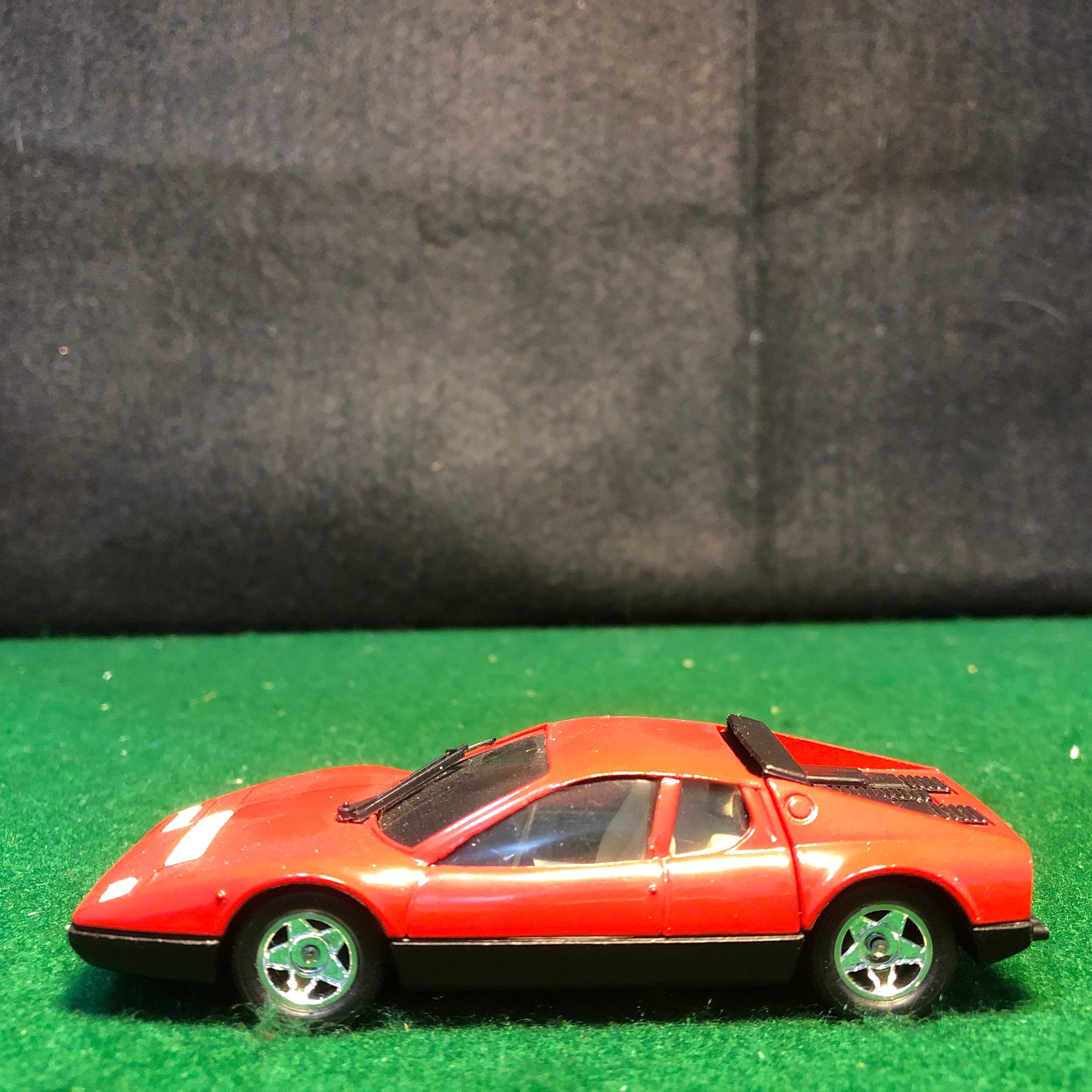 Ferrari 365/512 BB Berlinetta Boxer Red/Black by Solido 1:43 (44)