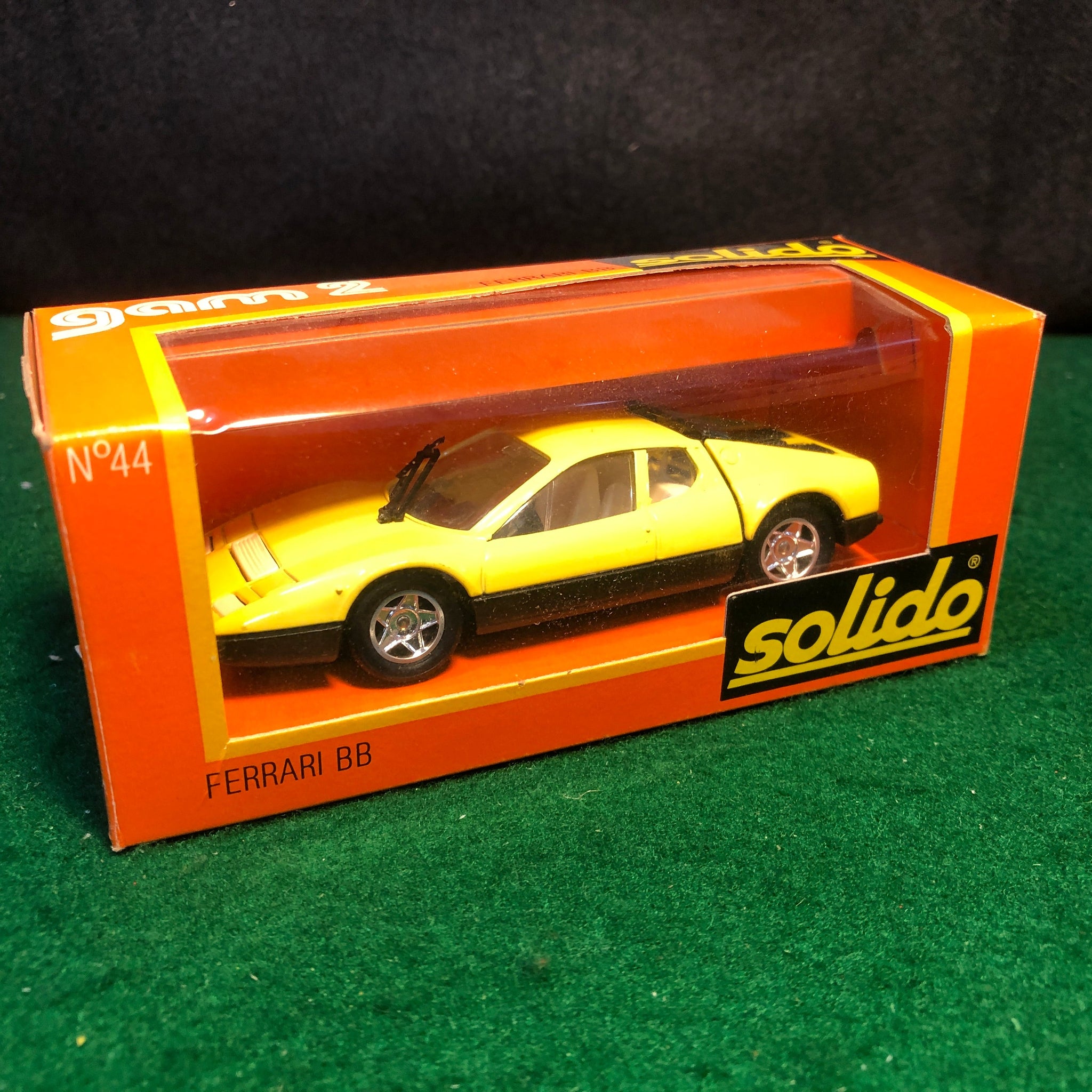 Ferrari 365/512 BB Berlinetta Boxer Yellow/Black by Solido 1:43 (44)
