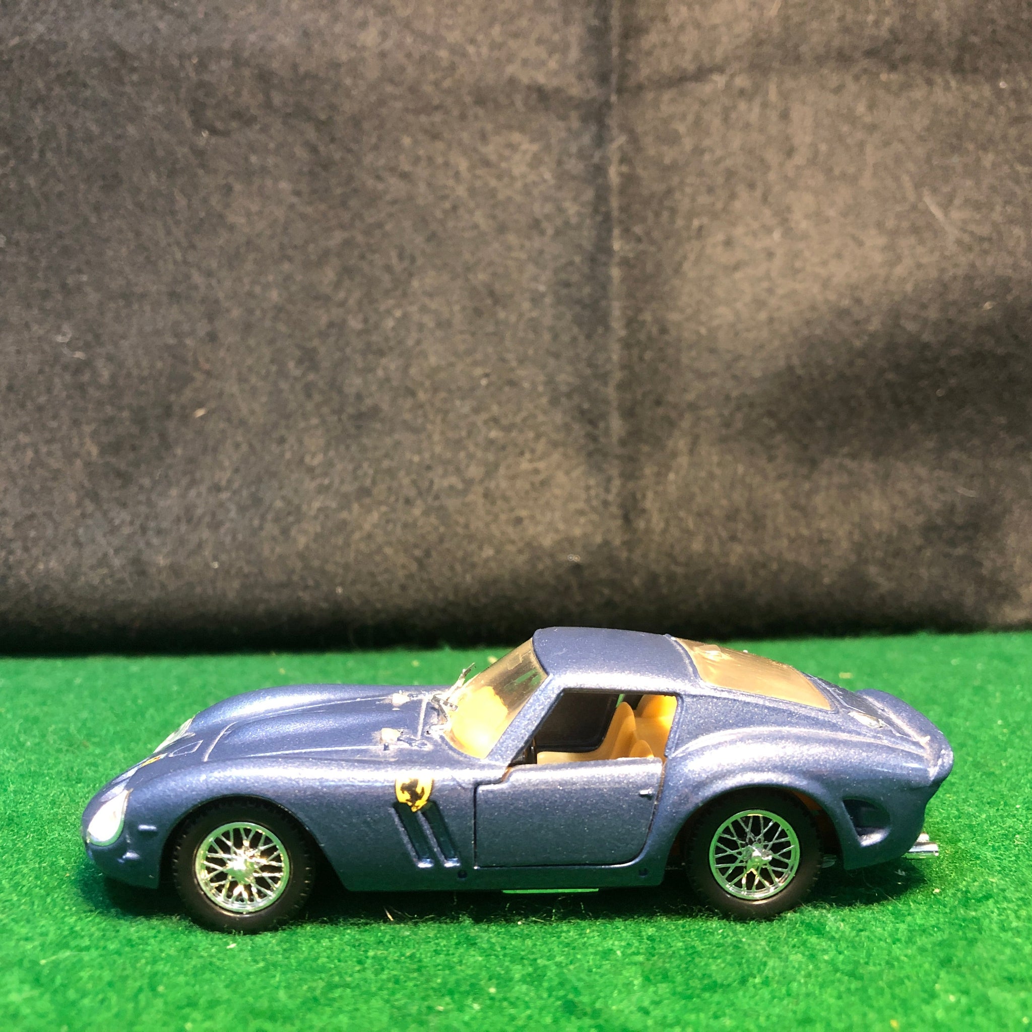 Ferrari 250 GTO 1964 Blue by Solido 1:43 (4506)(No box)