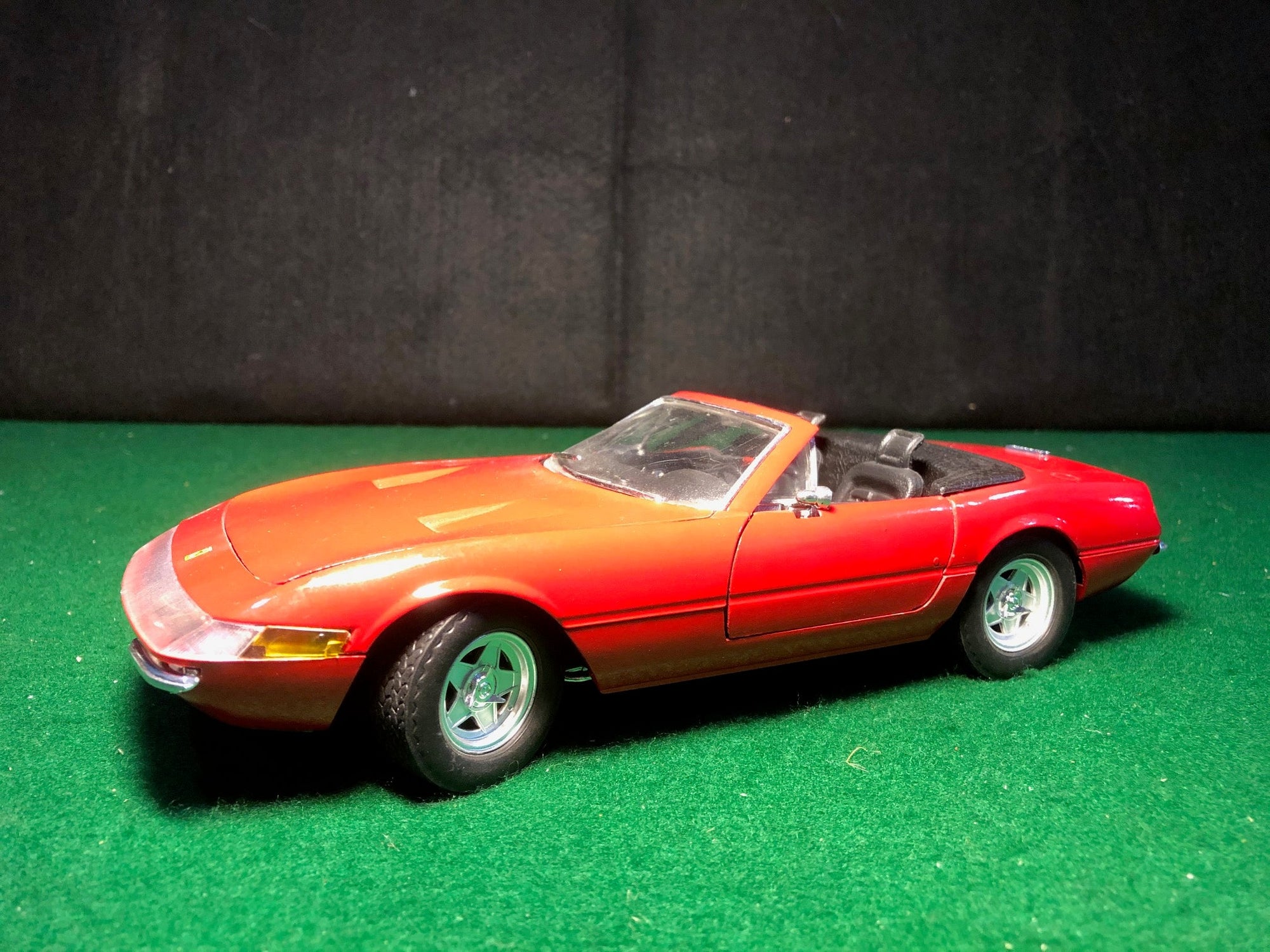 Ferrari 365 GTS Red by Solido 1:18 (8017)(No box)