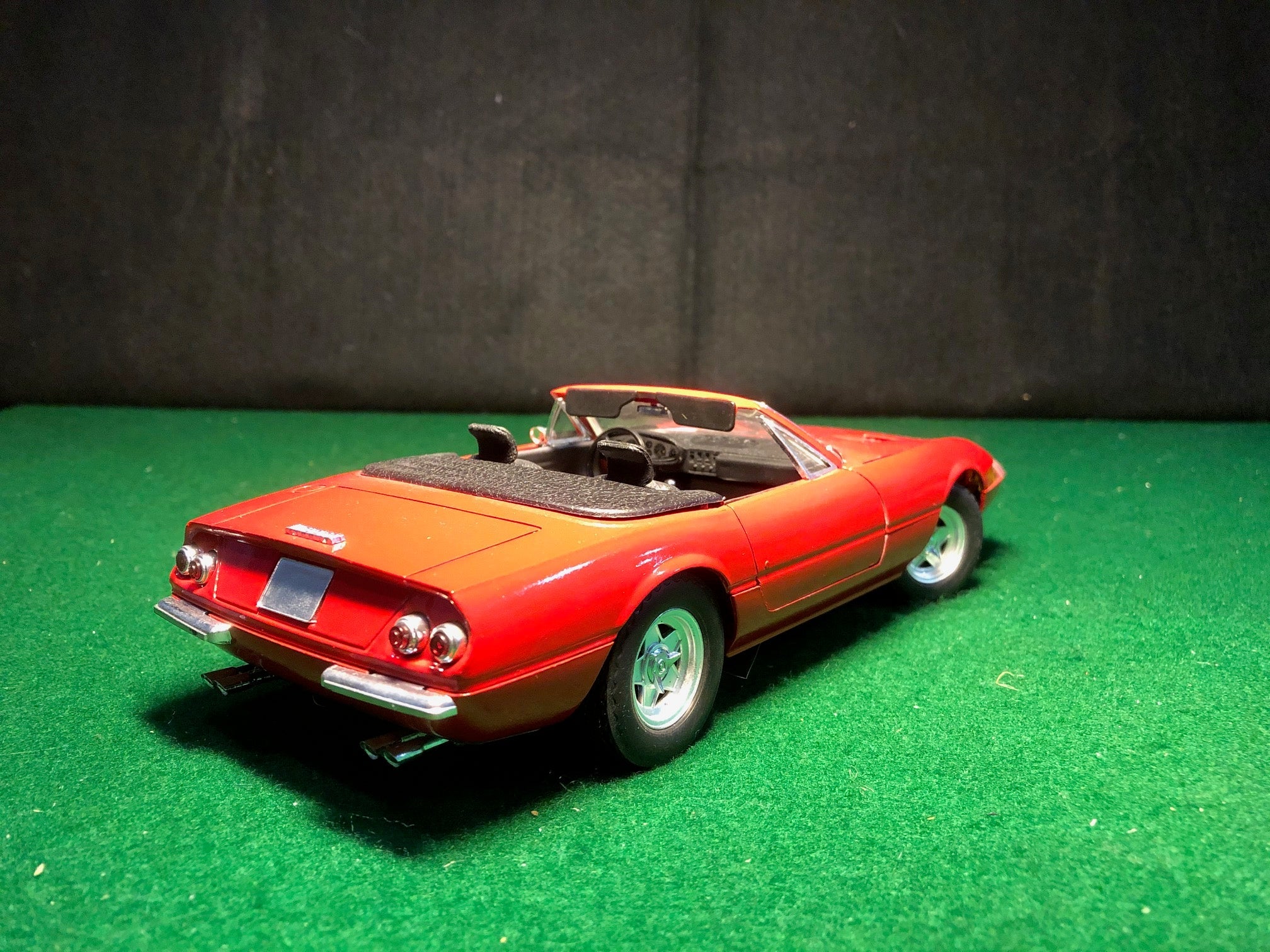 Ferrari 365 GTS Red by Solido 1:18 (8017)(No box) - Default Title