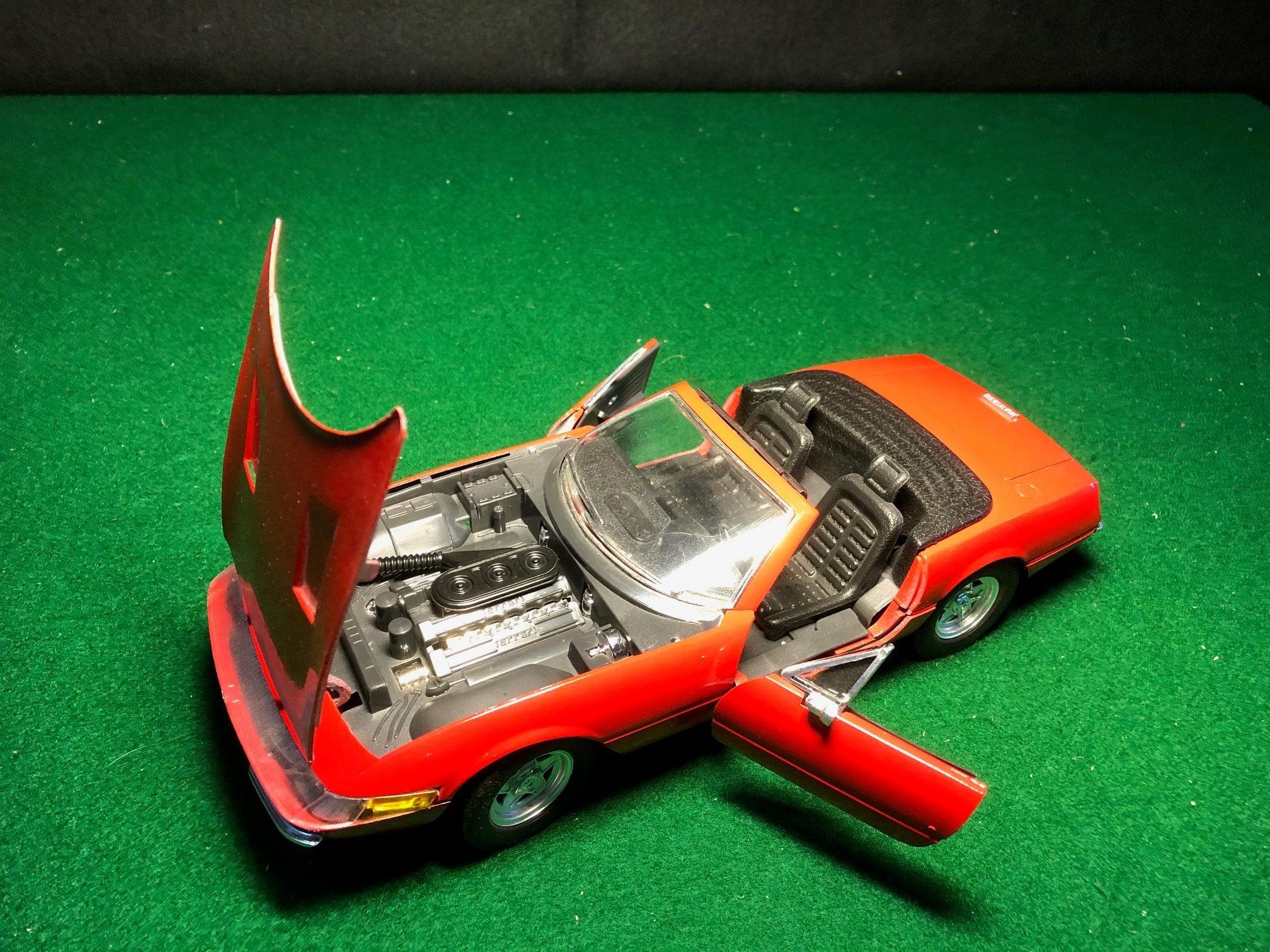Ferrari 365 GTS Red by Solido 1:18 (8017)(No box)