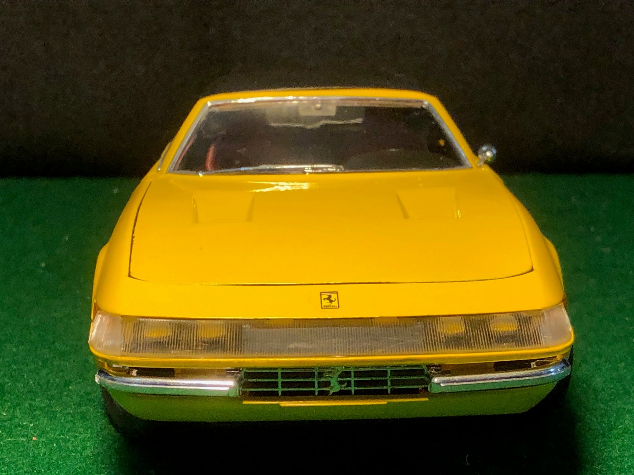 Ferrari 365 GTS Yellow Closed Top by Solido 1:18 (8018) - Default
