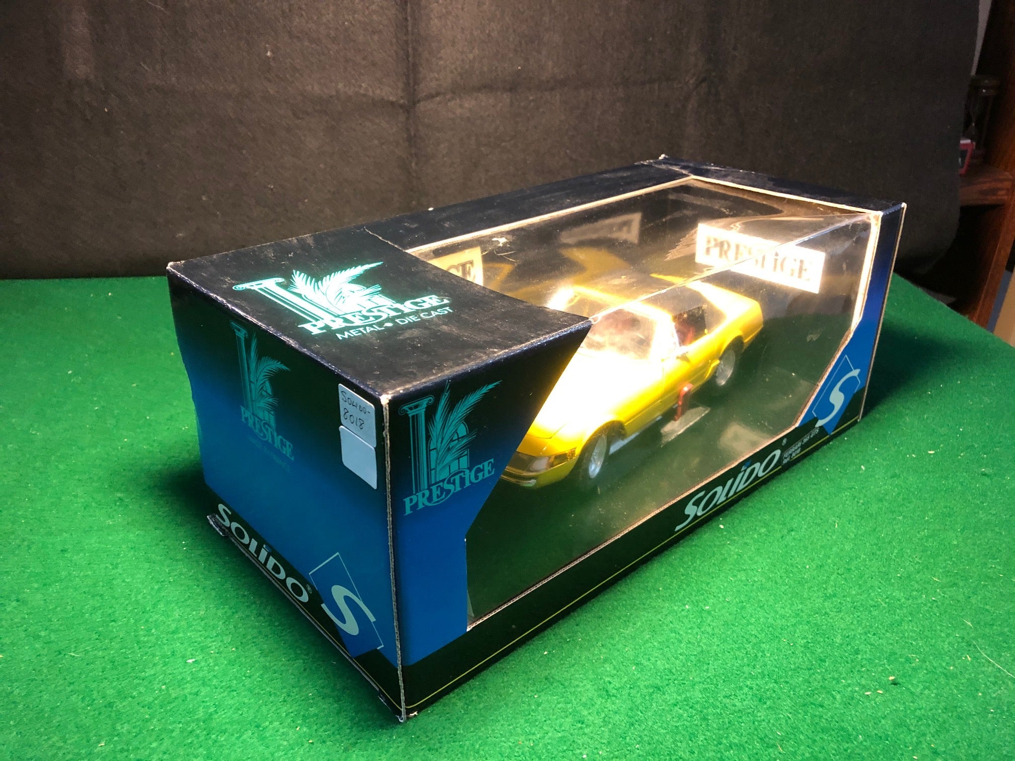 Ferrari 365 GTS Yellow Closed Top by Solido 1:18 (8018) - Default