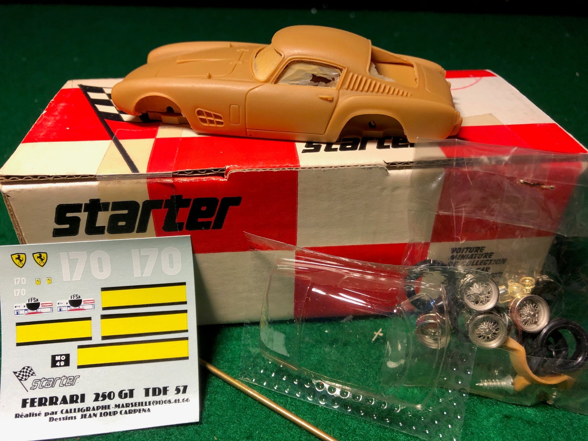 FERRARI 250 GTE 2+2 FERRARI GT 1:43 sous coque