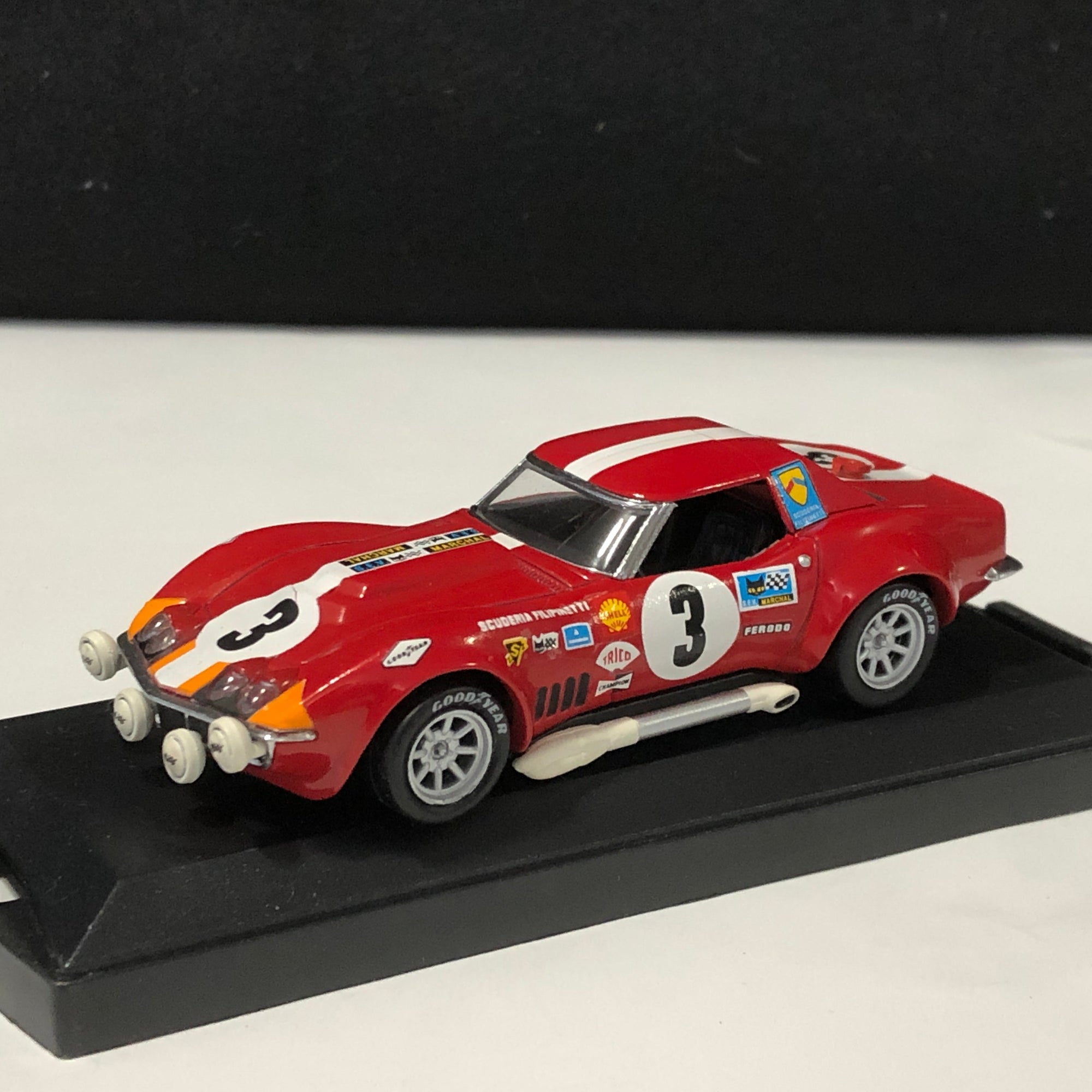 Chevrolet Corvette Le Mans 1968 N 3 by Vitesse 1:43 (044A)