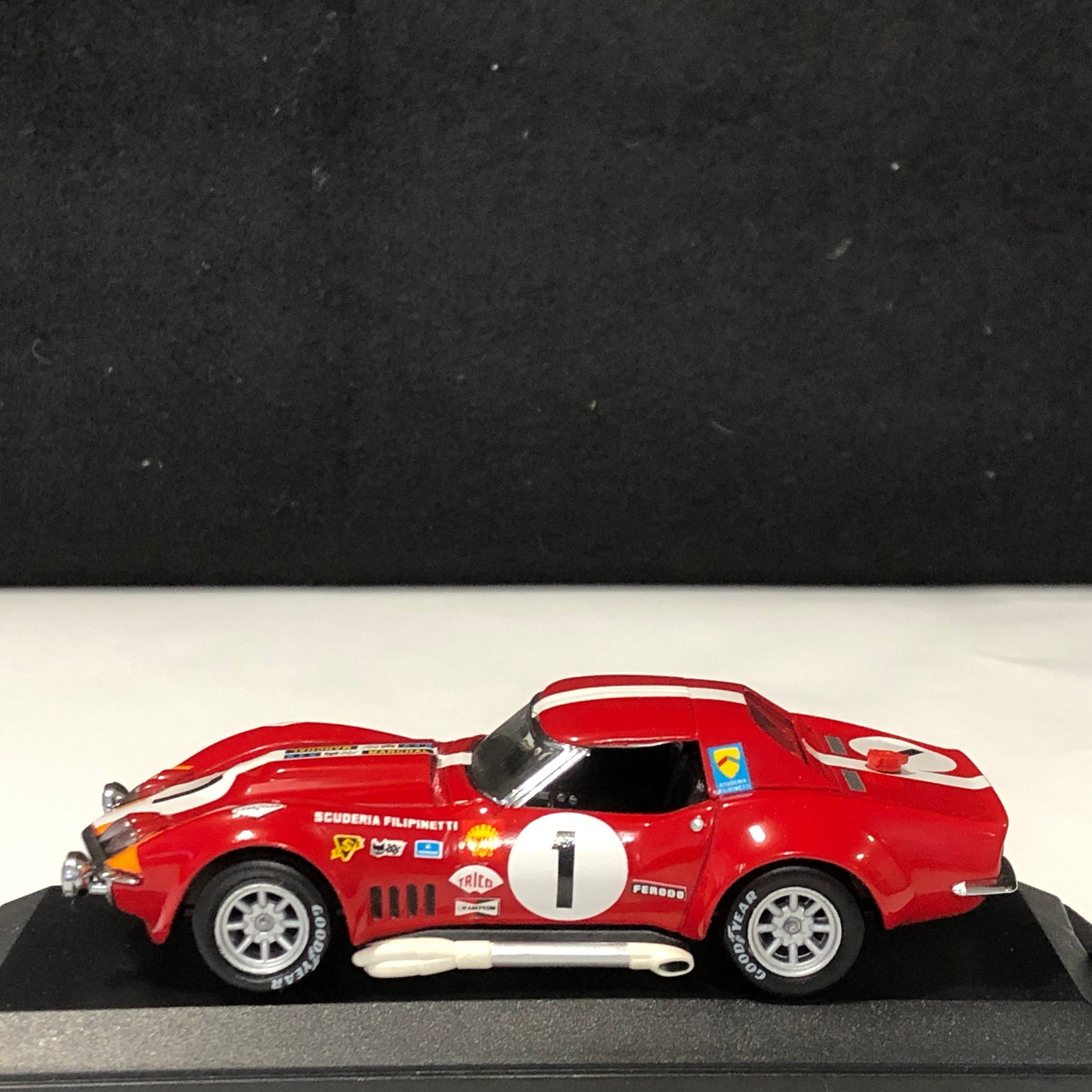 Chevrolet Corvette Le Mans 1969 N 1 by Vitesse 1:43 (044C)