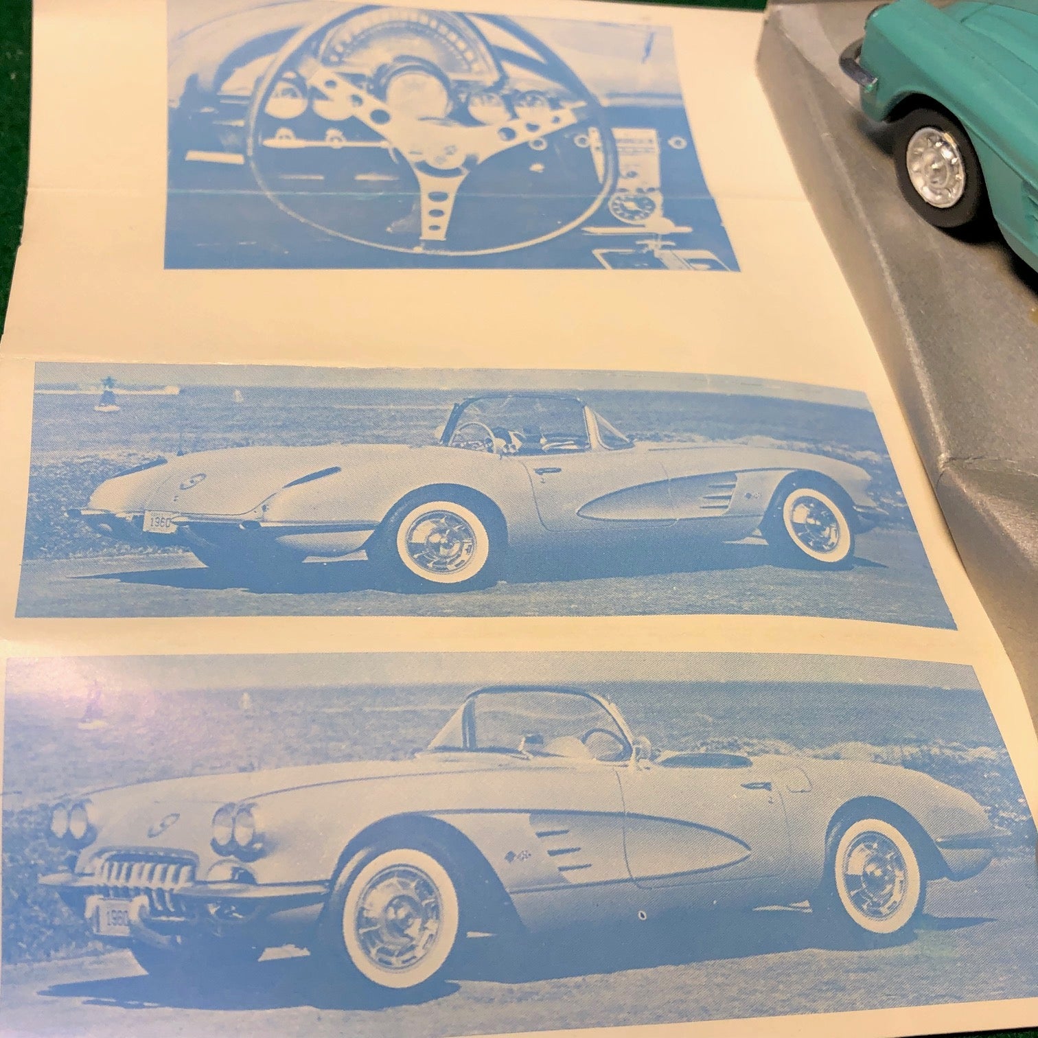 Chevrolet Corvette Pastel Blue by Vitesse 1:43 (113) - Default