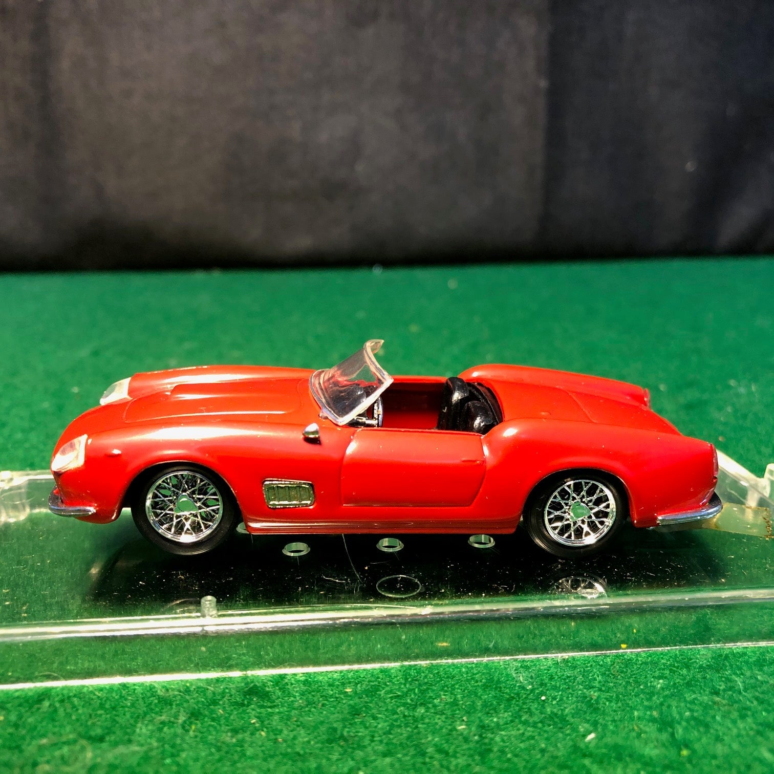 ミニカー 1/43RetroVITESSE140Ferrari250Spider1960 Ferrari 250 California Spyder Open Cabriolet by Vitesse 1:43 (140
