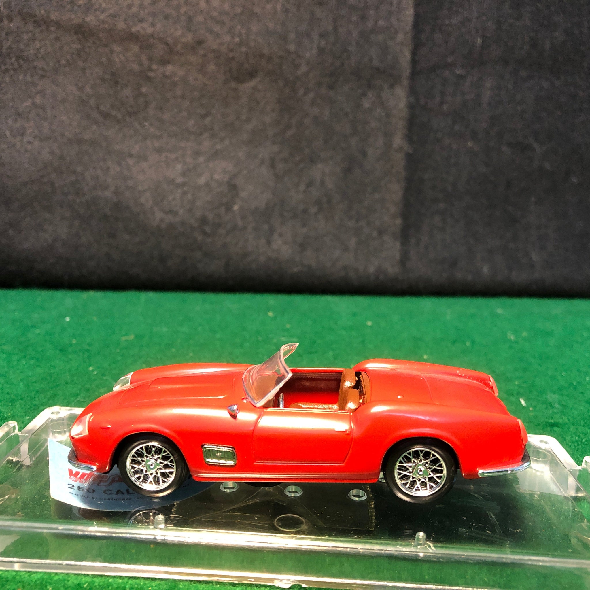 Ferrari 250 California Spyder Open Cabriolet Red by Vitesse 1:43 (140)