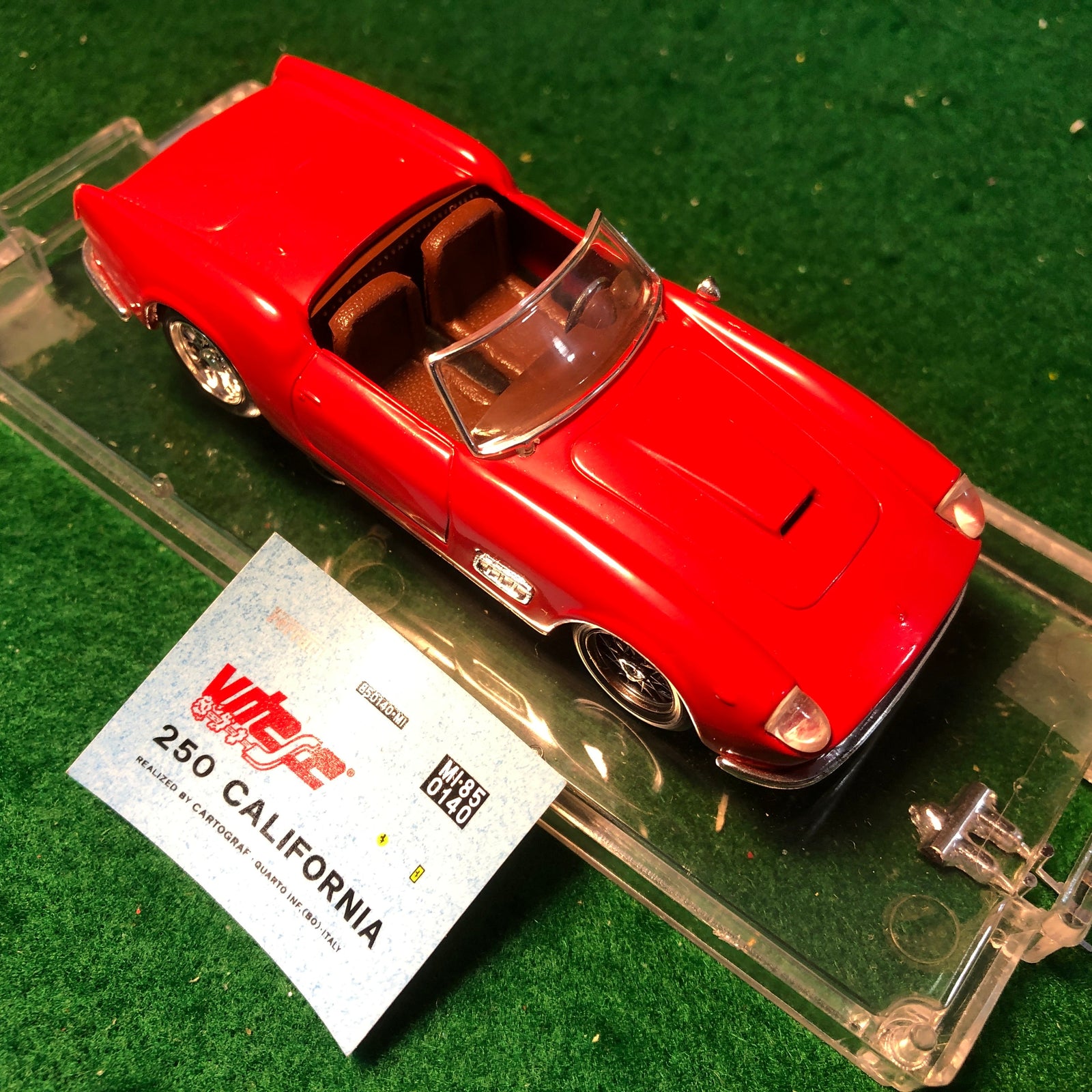 Ferrari 250 California Spyder Open Cabriolet Red by Vitesse 1:43 (140)