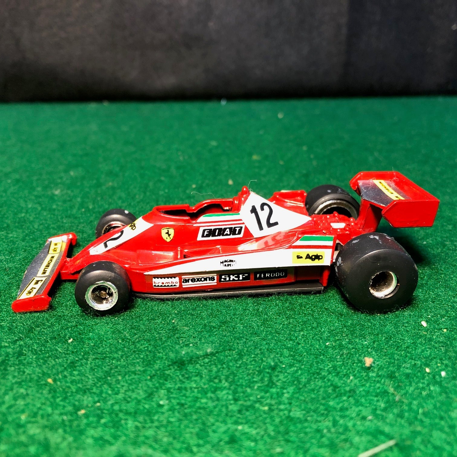 Ferrari 312 T3 N 12 Gilles Villeneuve by Yaxon 1:43 (0706)(No box)