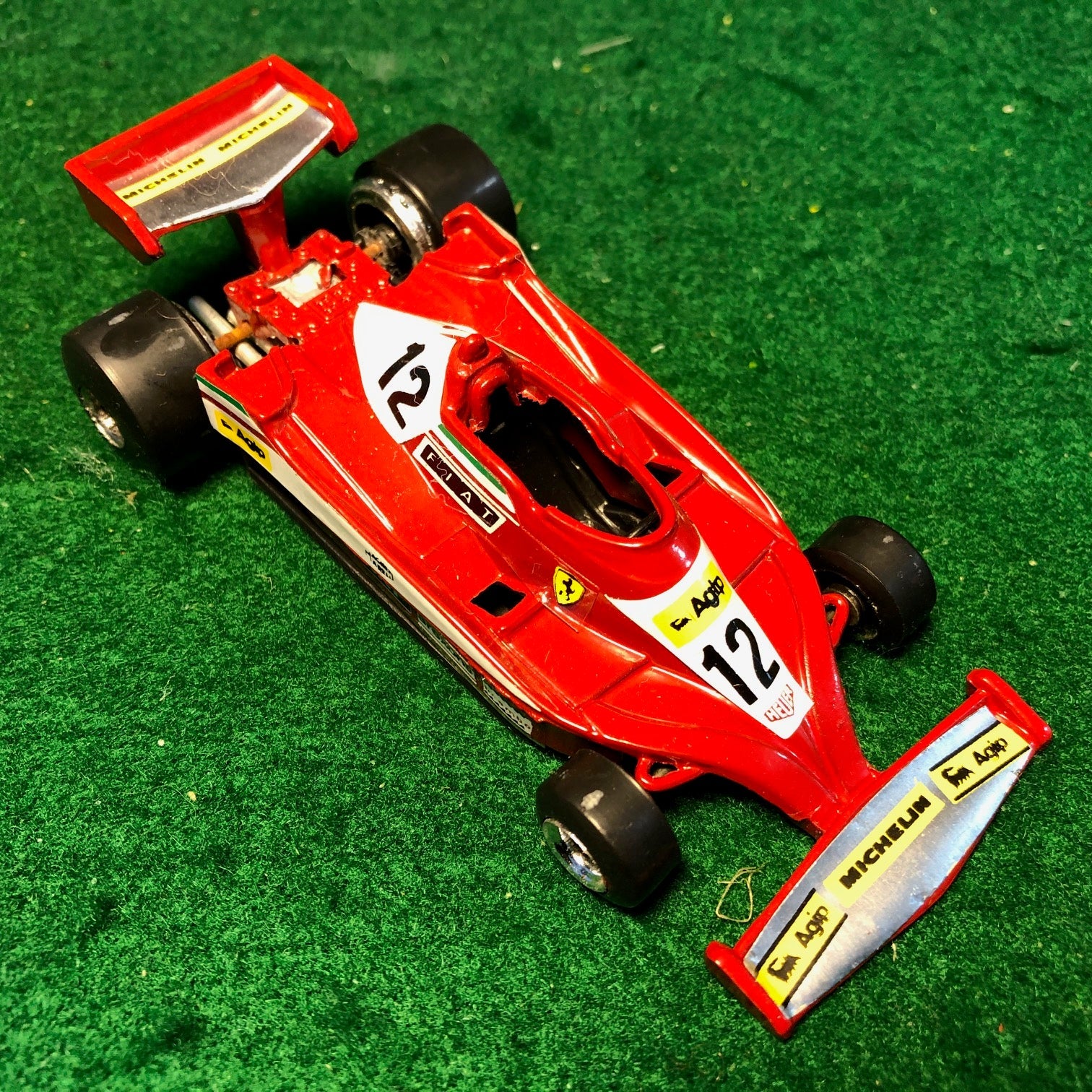 Ferrari 312 T3 N 12 Gilles Villeneuve by Yaxon 1:43 (0706)(No box