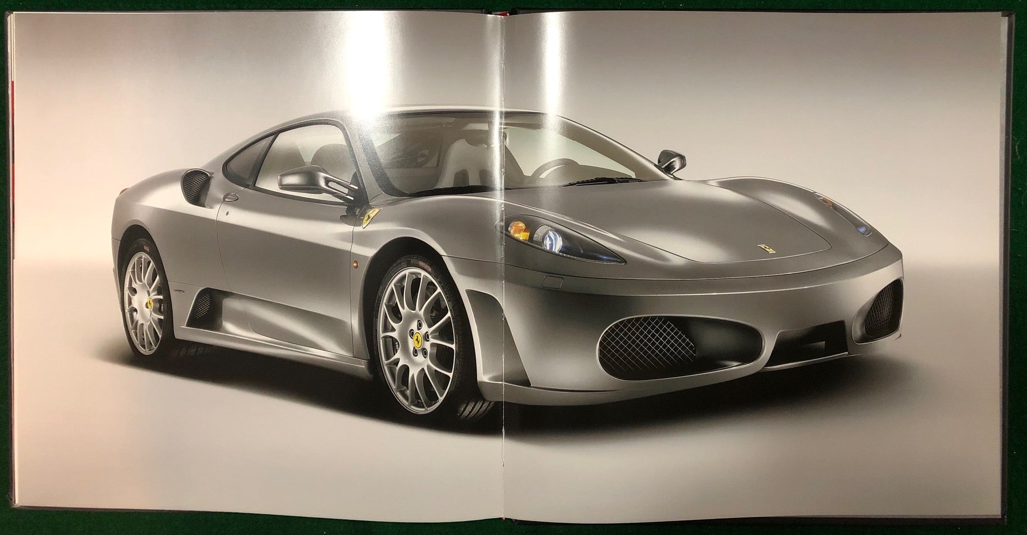 Ferrari F430 Deluxe Brochure (2125/04)